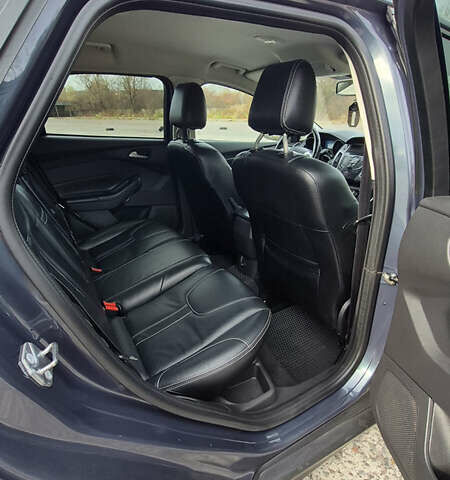 Серый Форд Фокус, объемом двигателя 1.6 л и пробегом 226 тыс. км за 8800 $, фото 5 на Automoto.ua