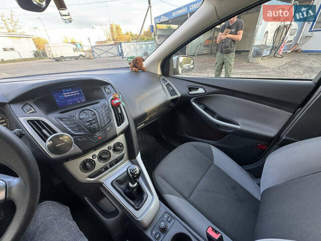 Форд Фокус 2013 у Львові на Automoto.ua Сірий Форд Фокус, об'ємом двигуна 1.56 л та пробігом 172 тис. км за 9100 $, фото 6 на Automoto.ua