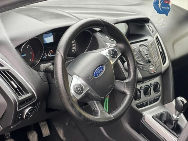 Сірий Форд Фокус, об'ємом двигуна 1.6 л та пробігом 245 тис. км за 6900 $, фото 4 на Automoto.ua