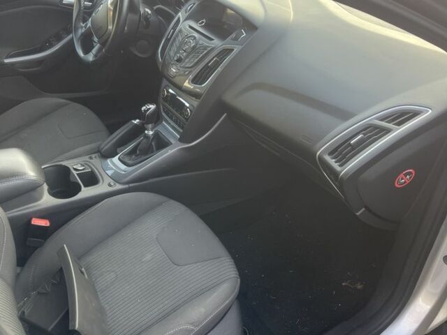 Сірий Форд Фокус, об'ємом двигуна 1 л та пробігом 208 тис. км за 1418 $, фото 6 на Automoto.ua