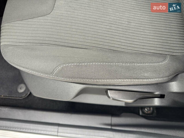 Серый Форд Фокус, объемом двигателя 1.6 л и пробегом 219 тыс. км за 8749 $, фото 54 на Automoto.ua