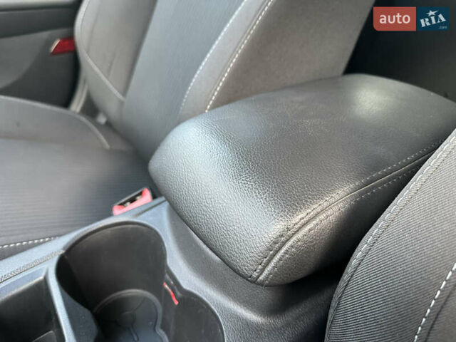 Форд Фокус 2013 у Стрые на Automoto.ua Сірий Форд Фокус, об'ємом двигуна 1.6 л та пробігом 217 тис. км за 8350 $, фото 96 на Automoto.ua