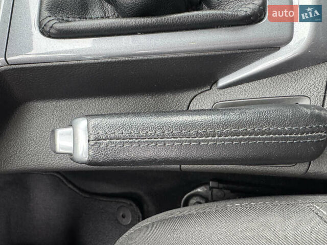 Сірий Форд Фокус, об'ємом двигуна 1.6 л та пробігом 219 тис. км за 8599 $, фото 58 на Automoto.ua