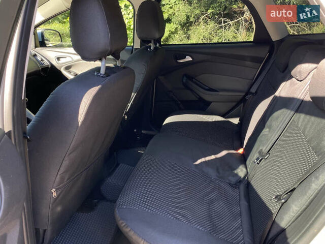 Форд Фокус 2013 у Києві на Automoto.ua Сірий Форд Фокус, об'ємом двигуна 1.6 л та пробігом 242 тис. км за 6990 $, фото 25 на Automoto.ua