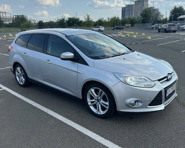 Форд Фокус 2013 в Киеве на Automoto.ua Серый Форд Фокус, объемом двигателя 1.56 л и пробегом 238 тыс. км за 8000 $, фото 3 на Automoto.ua