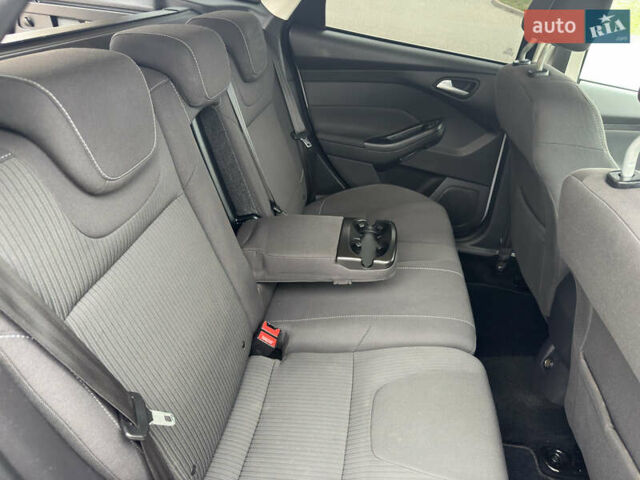 Серый Форд Фокус, объемом двигателя 1.6 л и пробегом 219 тыс. км за 8749 $, фото 41 на Automoto.ua