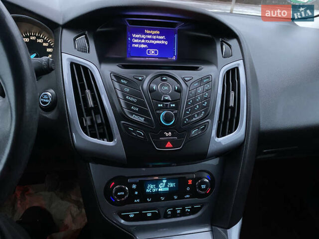 Сірий Форд Фокус, об'ємом двигуна 1.6 л та пробігом 238 тис. км за 7999 $, фото 28 на Automoto.ua