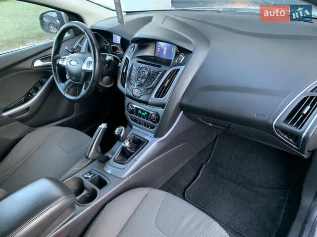 Серый Форд Фокус, объемом двигателя 1.6 л и пробегом 236 тыс. км за 7500 $, фото 22 на Automoto.ua