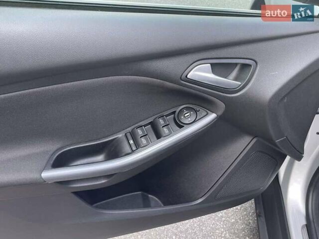 Серый Форд Фокус, объемом двигателя 1.6 л и пробегом 224 тыс. км за 8500 $, фото 30 на Automoto.ua