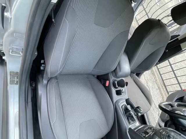 Сірий Форд Фокус, об'ємом двигуна 1.6 л та пробігом 220 тис. км за 8500 $, фото 23 на Automoto.ua