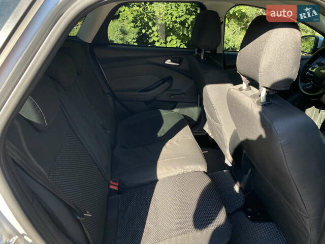 Форд Фокус 2013 у Києві на Automoto.ua Сірий Форд Фокус, об'ємом двигуна 1.6 л та пробігом 242 тис. км за 6990 $, фото 28 на Automoto.ua