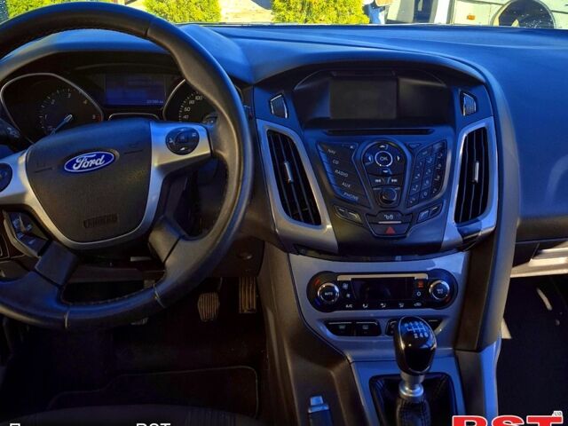 Сірий Форд Фокус, об'ємом двигуна 1.6 л та пробігом 233 тис. км за 7999 $, фото 2 на Automoto.ua