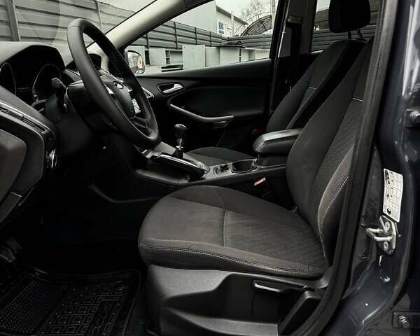 Серый Форд Фокус, объемом двигателя 1.6 л и пробегом 200 тыс. км за 8700 $, фото 44 на Automoto.ua