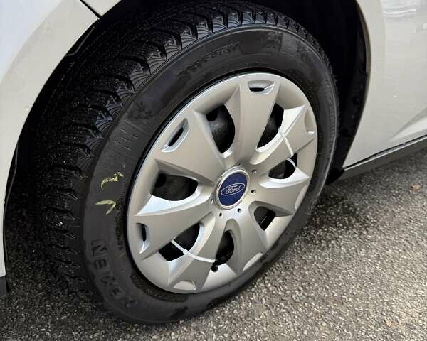 Серый Форд Фокус, объемом двигателя 1.6 л и пробегом 297 тыс. км за 7500 $, фото 16 на Automoto.ua