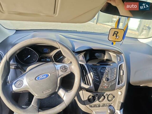 Сірий Форд Фокус, об'ємом двигуна 1.56 л та пробігом 237 тис. км за 8000 $, фото 9 на Automoto.ua