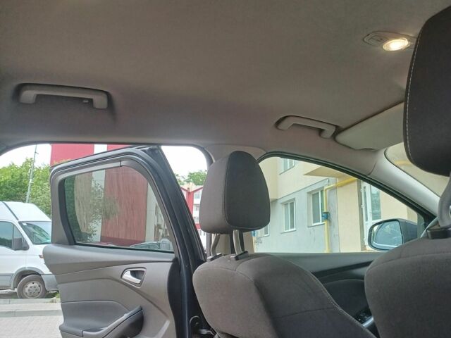 Серый Форд Фокус, объемом двигателя 1.6 л и пробегом 294 тыс. км за 7400 $, фото 4 на Automoto.ua