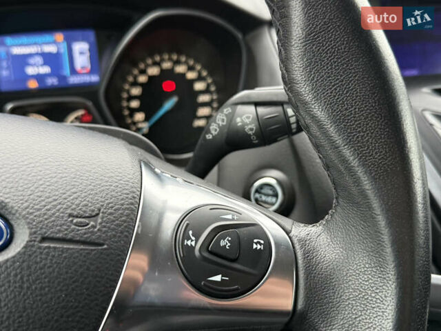 Серый Форд Фокус, объемом двигателя 1.6 л и пробегом 232 тыс. км за 9200 $, фото 43 на Automoto.ua