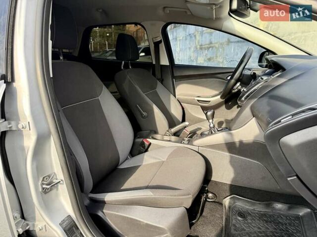 Серый Форд Фокус, объемом двигателя 1.56 л и пробегом 297 тыс. км за 7500 $, фото 9 на Automoto.ua