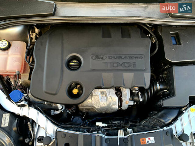 Серый Форд Фокус, объемом двигателя 1.6 л и пробегом 236 тыс. км за 7800 $, фото 10 на Automoto.ua