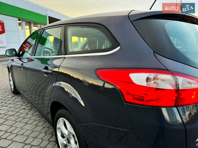 Серый Форд Фокус, объемом двигателя 1.6 л и пробегом 219 тыс. км за 9499 $, фото 61 на Automoto.ua