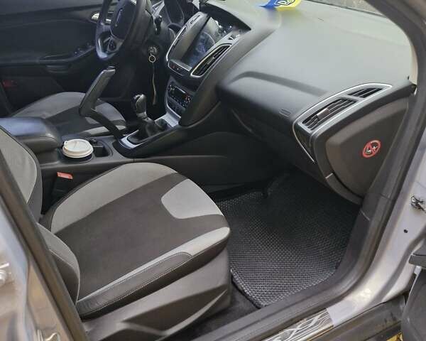 Сірий Форд Фокус, об'ємом двигуна 1 л та пробігом 80 тис. км за 7500 $, фото 37 на Automoto.ua