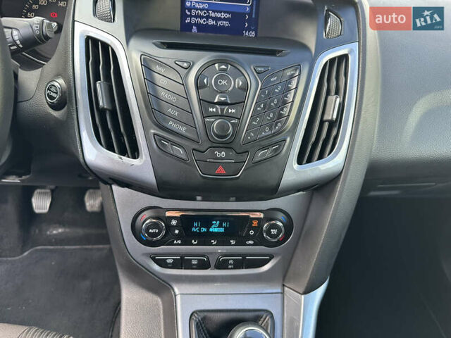 Форд Фокус 2013 у Стрые на Automoto.ua Сірий Форд Фокус, об'ємом двигуна 1.6 л та пробігом 217 тис. км за 8350 $, фото 93 на Automoto.ua