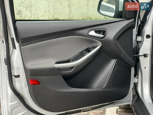 Серый Форд Фокус, объемом двигателя 1.6 л и пробегом 243 тыс. км за 7000 $, фото 15 на Automoto.ua