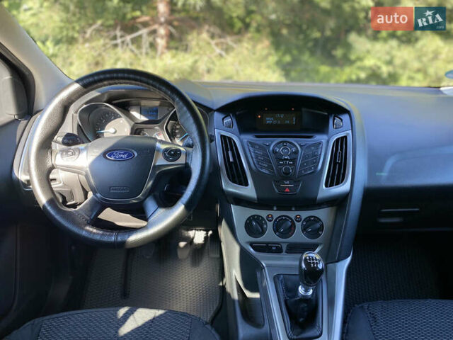 Форд Фокус 2013 у Києві на Automoto.ua Сірий Форд Фокус, об'ємом двигуна 1.6 л та пробігом 242 тис. км за 6990 $, фото 13 на Automoto.ua