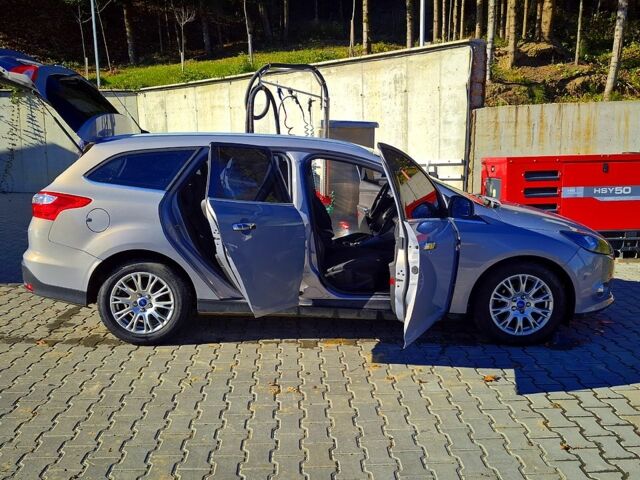 Сірий Форд Фокус, об'ємом двигуна 1.6 л та пробігом 233 тис. км за 7999 $, фото 6 на Automoto.ua