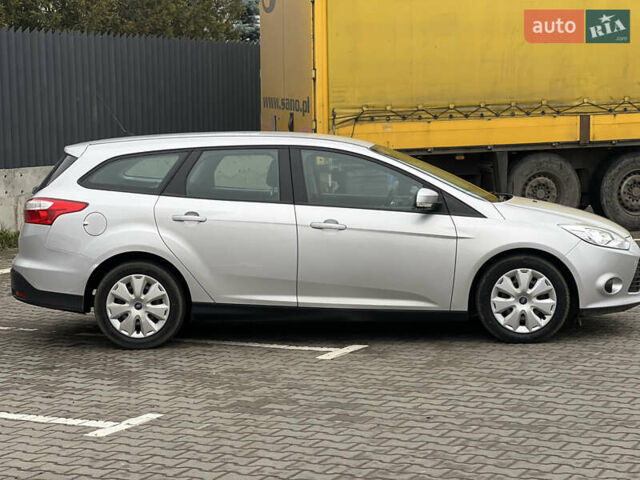 Серый Форд Фокус, объемом двигателя 1.6 л и пробегом 243 тыс. км за 7000 $, фото 6 на Automoto.ua