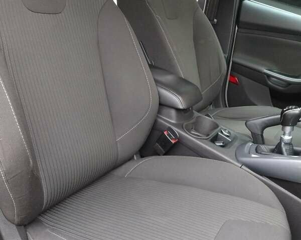 Сірий Форд Фокус, об'ємом двигуна 1.56 л та пробігом 210 тис. км за 8500 $, фото 29 на Automoto.ua