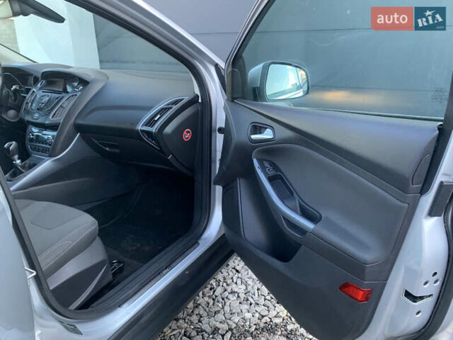 Форд Фокус 2013 в Ровно на Automoto.ua Серый Форд Фокус, объемом двигателя 1.6 л и пробегом 236 тыс. км за 7950 $, фото 24 на Automoto.ua