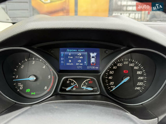 Серый Форд Фокус, объемом двигателя 1.6 л и пробегом 227 тыс. км за 8900 $, фото 48 на Automoto.ua