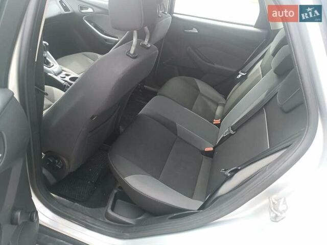 Серый Форд Фокус, объемом двигателя 1.6 л и пробегом 330 тыс. км за 8000 $, фото 12 на Automoto.ua