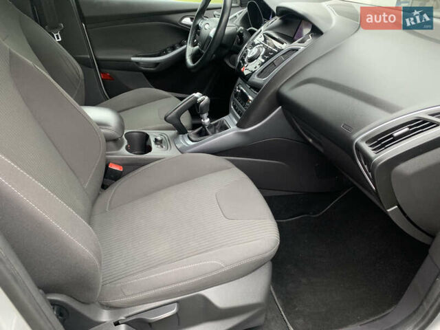 Серый Форд Фокус, объемом двигателя 1.6 л и пробегом 215 тыс. км за 8200 $, фото 27 на Automoto.ua