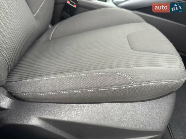 Серый Форд Фокус, объемом двигателя 1.6 л и пробегом 219 тыс. км за 8749 $, фото 51 на Automoto.ua