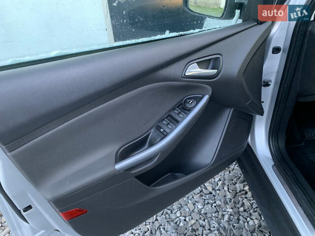 Серый Форд Фокус, объемом двигателя 1.6 л и пробегом 236 тыс. км за 7500 $, фото 18 на Automoto.ua