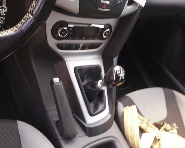 Серый Форд Фокус, объемом двигателя 1 л и пробегом 300 тыс. км за 7333 $, фото 15 на Automoto.ua