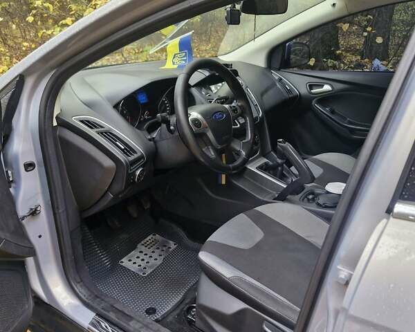 Сірий Форд Фокус, об'ємом двигуна 1 л та пробігом 80 тис. км за 7500 $, фото 28 на Automoto.ua