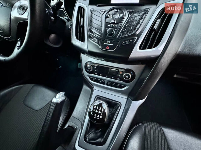 Серый Форд Фокус, объемом двигателя 1.6 л и пробегом 219 тыс. км за 9499 $, фото 104 на Automoto.ua