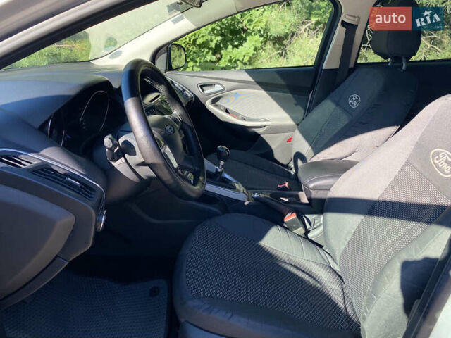 Серый Форд Фокус, объемом двигателя 1.6 л и пробегом 242 тыс. км за 6750 $, фото 18 на Automoto.ua