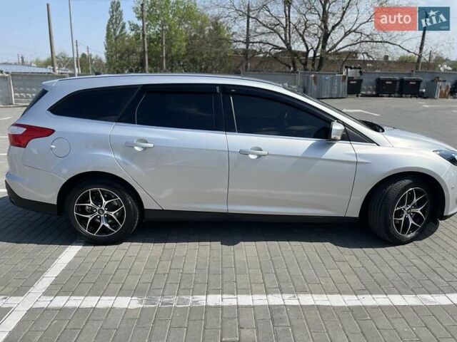Форд Фокус 2013 в Новоукраинке на Automoto.ua Серый Форд Фокус, объемом двигателя 1.6 л и пробегом 257 тыс. км за 7900 $, фото 7 на Automoto.ua