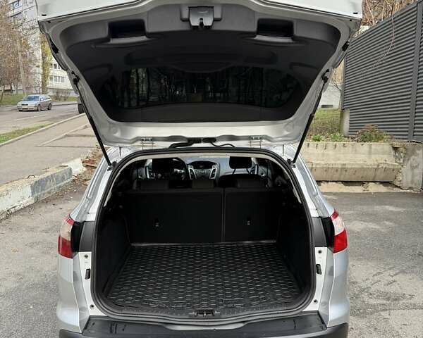 Серый Форд Фокус, объемом двигателя 1.6 л и пробегом 297 тыс. км за 7500 $, фото 11 на Automoto.ua