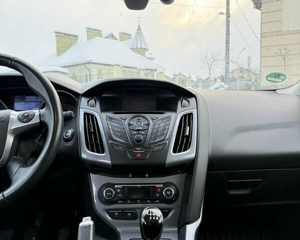 Серый Форд Фокус, объемом двигателя 1.56 л и пробегом 225 тыс. км за 8800 $, фото 43 на Automoto.ua