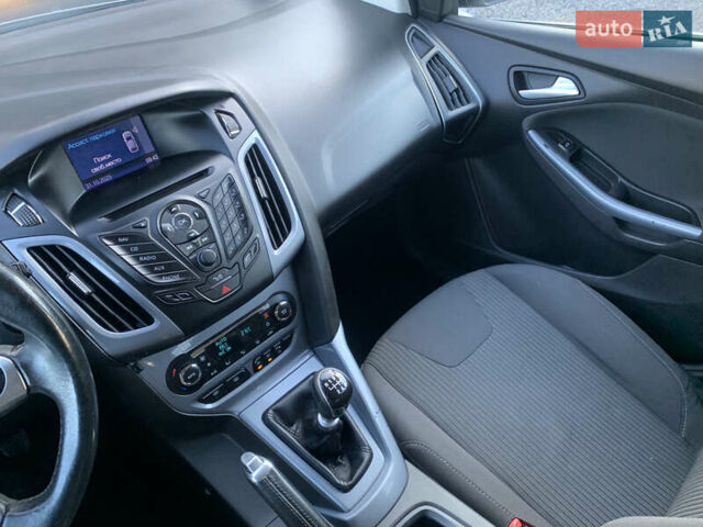 Форд Фокус 2013 в Ровно на Automoto.ua Серый Форд Фокус, объемом двигателя 1.6 л и пробегом 236 тыс. км за 7950 $, фото 34 на Automoto.ua