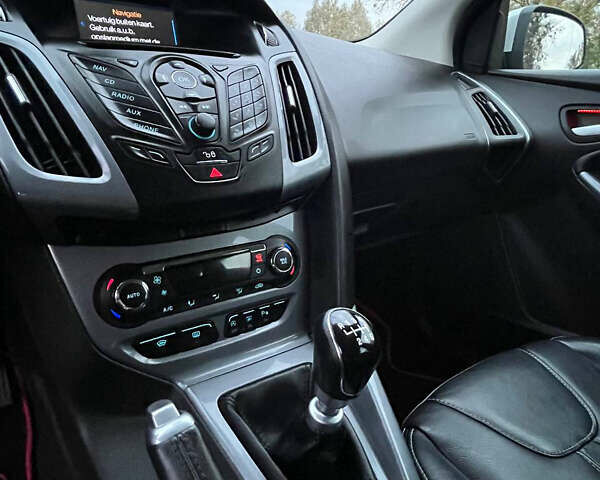 Форд Фокус 2013 в Житомире на Automoto.ua Серый Форд Фокус, объемом двигателя 1.6 л и пробегом 211 тыс. км за 8950 $, фото 34 на Automoto.ua