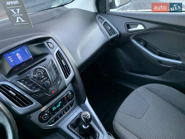 Серый Форд Фокус, объемом двигателя 1.6 л и пробегом 236 тыс. км за 7500 $, фото 28 на Automoto.ua