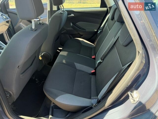 Серый Форд Фокус, объемом двигателя 1.6 л и пробегом 228 тыс. км за 7999 $, фото 21 на Automoto.ua