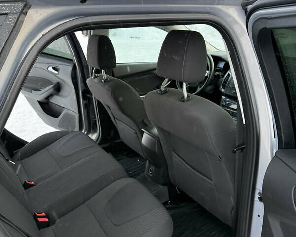 Серый Форд Фокус, объемом двигателя 1.56 л и пробегом 225 тыс. км за 8800 $, фото 46 на Automoto.ua