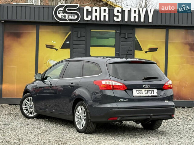 Серый Форд Фокус, объемом двигателя 1.6 л и пробегом 227 тыс. км за 8900 $, фото 2 на Automoto.ua
